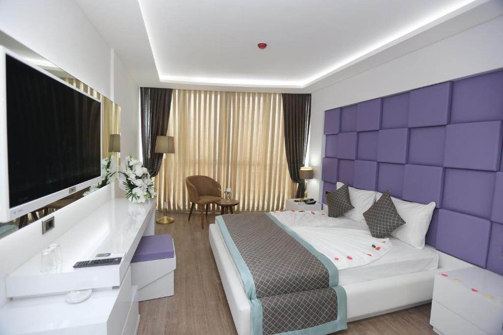 Elips Royal Hotel  3