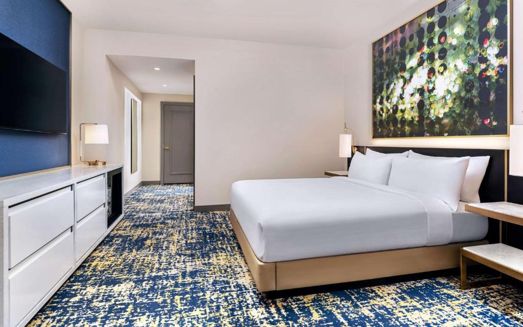 Resorts World Las Vegas (Hilton group)  2