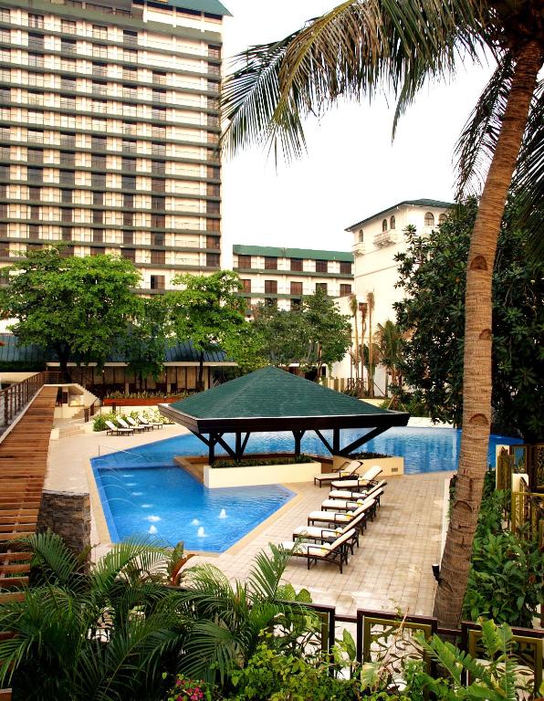 The Manila Hotel 2