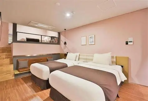 Bay Hound Hotel 7
