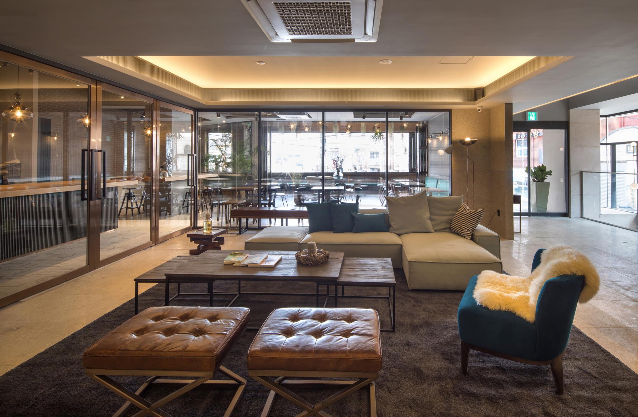 Bay Hound Hotel 4