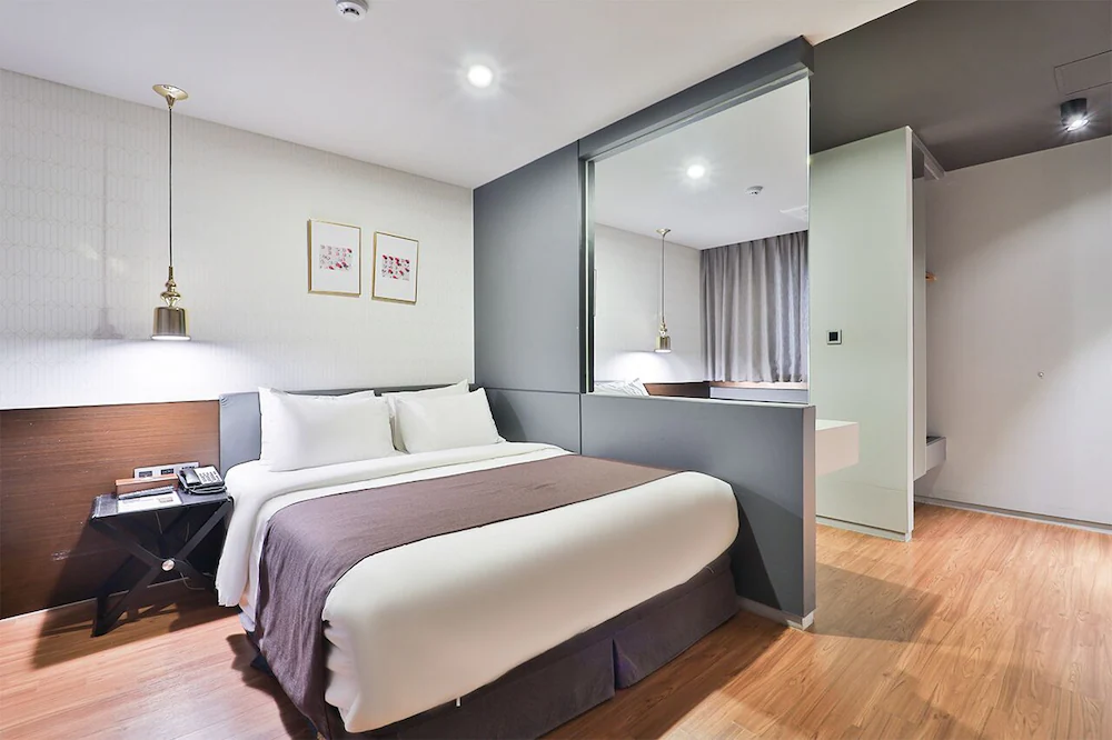 Bay Hound Hotel 2