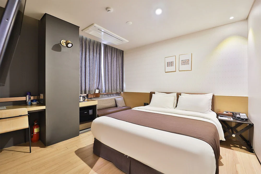 Bay Hound Hotel 14