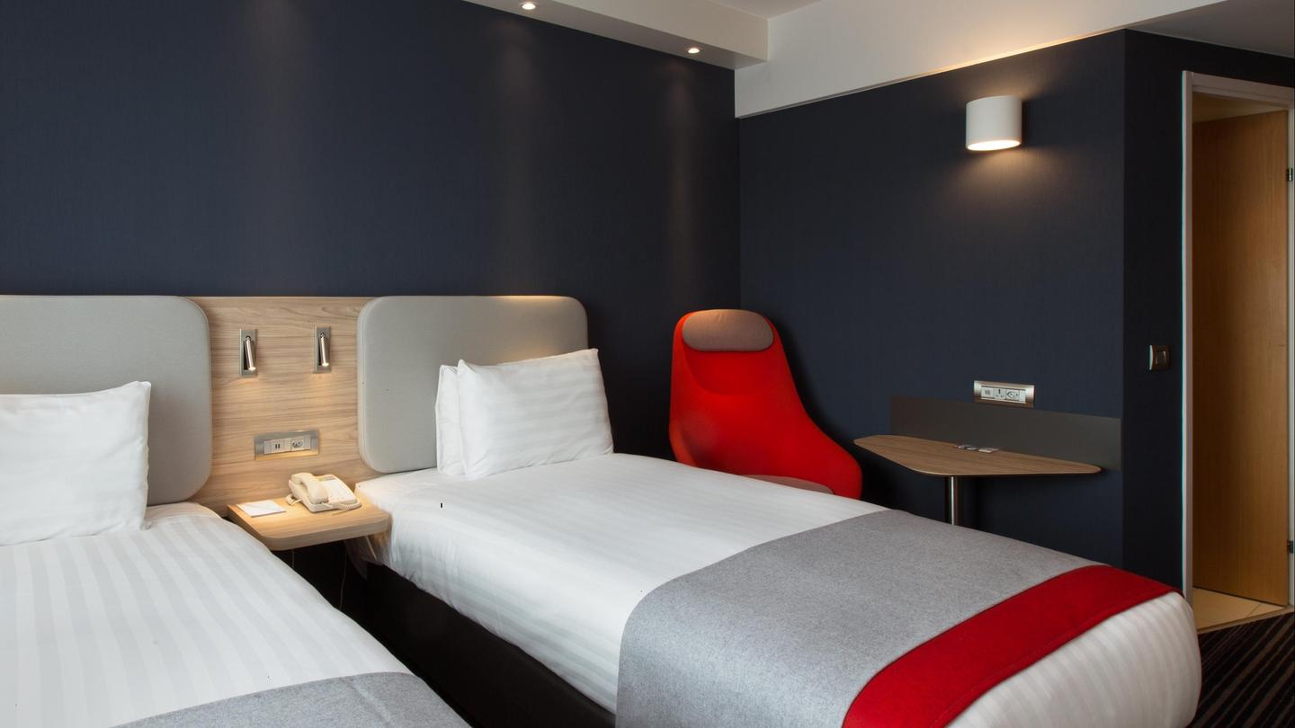 Holiday Inn Express Hotel 1