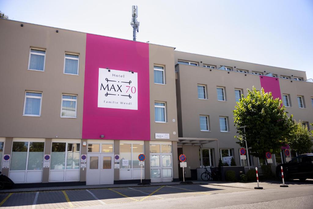 HOTEL max70 2