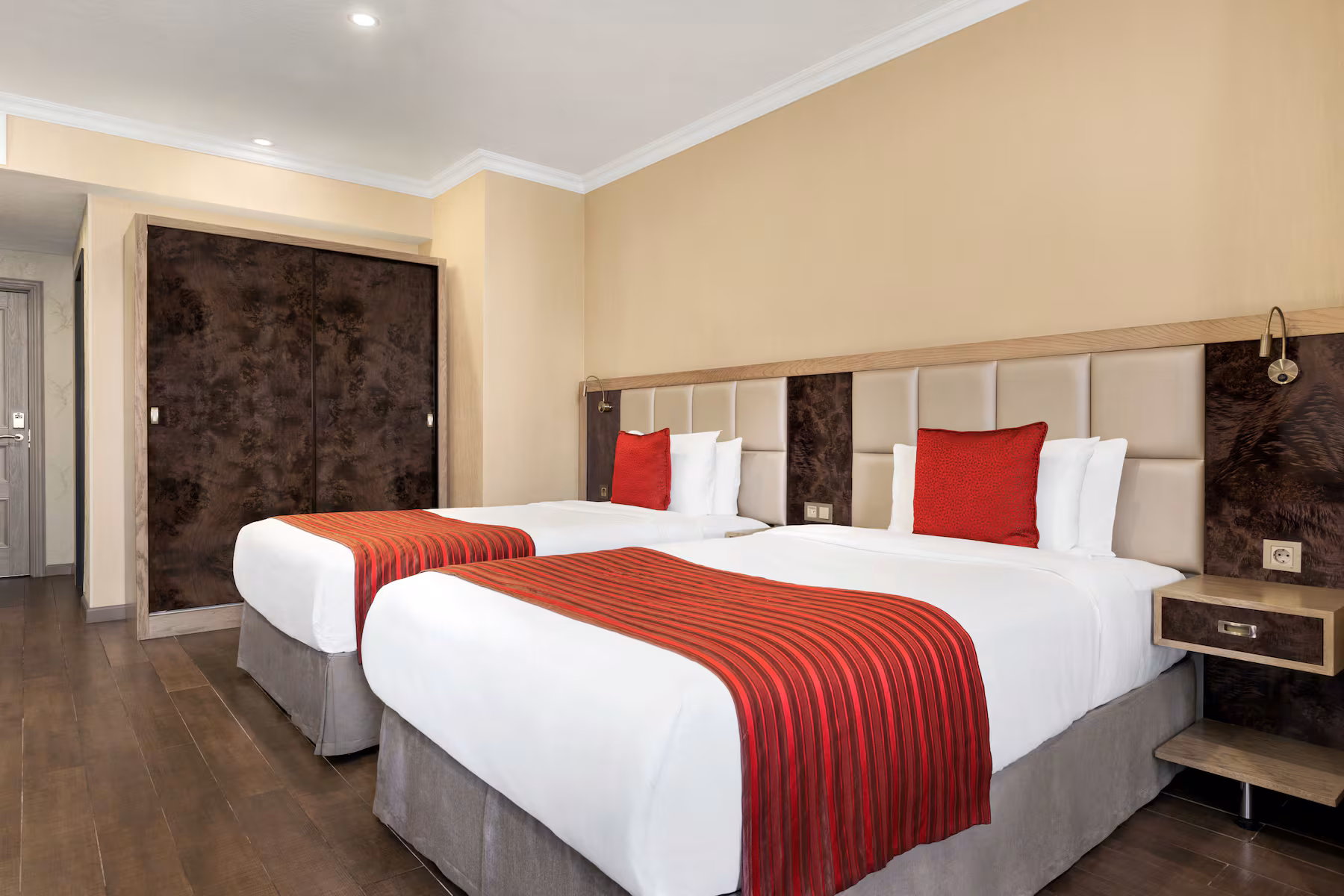 Ramada by Wyndham Bishkek Centre 11