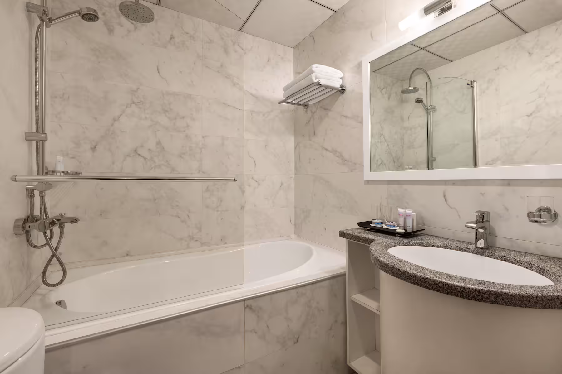 Ramada by Wyndham Bishkek Centre 13
