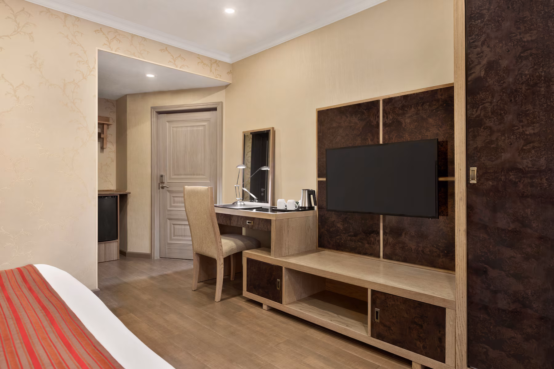 Ramada by Wyndham Bishkek Centre 8