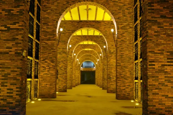 Airport JianGuoYinPu Hotel 79