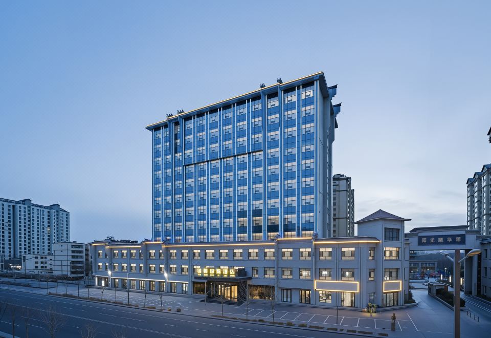 Zhangye Yinzun International Hotel 2