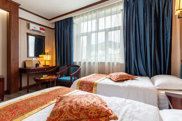 Xianfeng Hotel 4