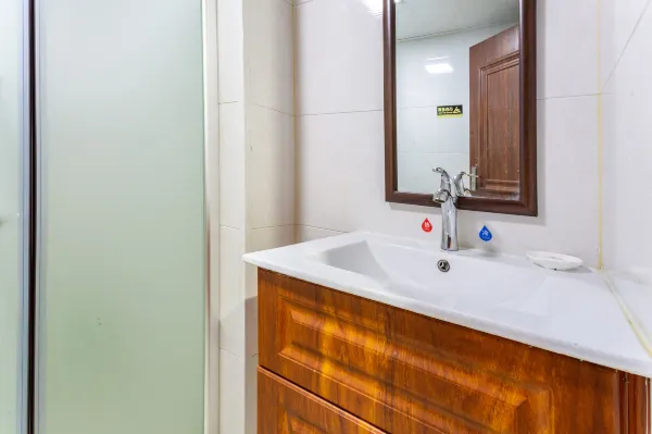 Xianfeng Hotel 5