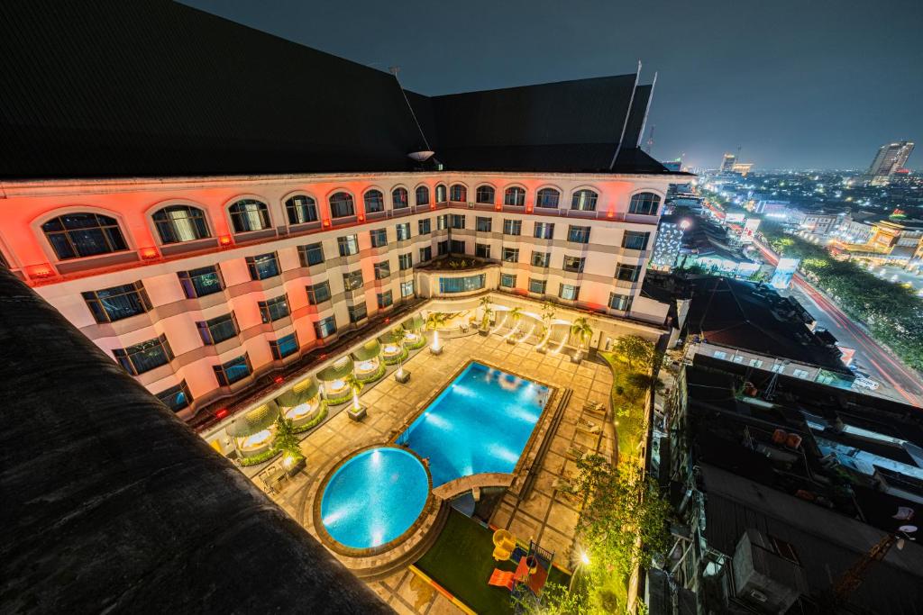 Gradn Jatra Hotel 1