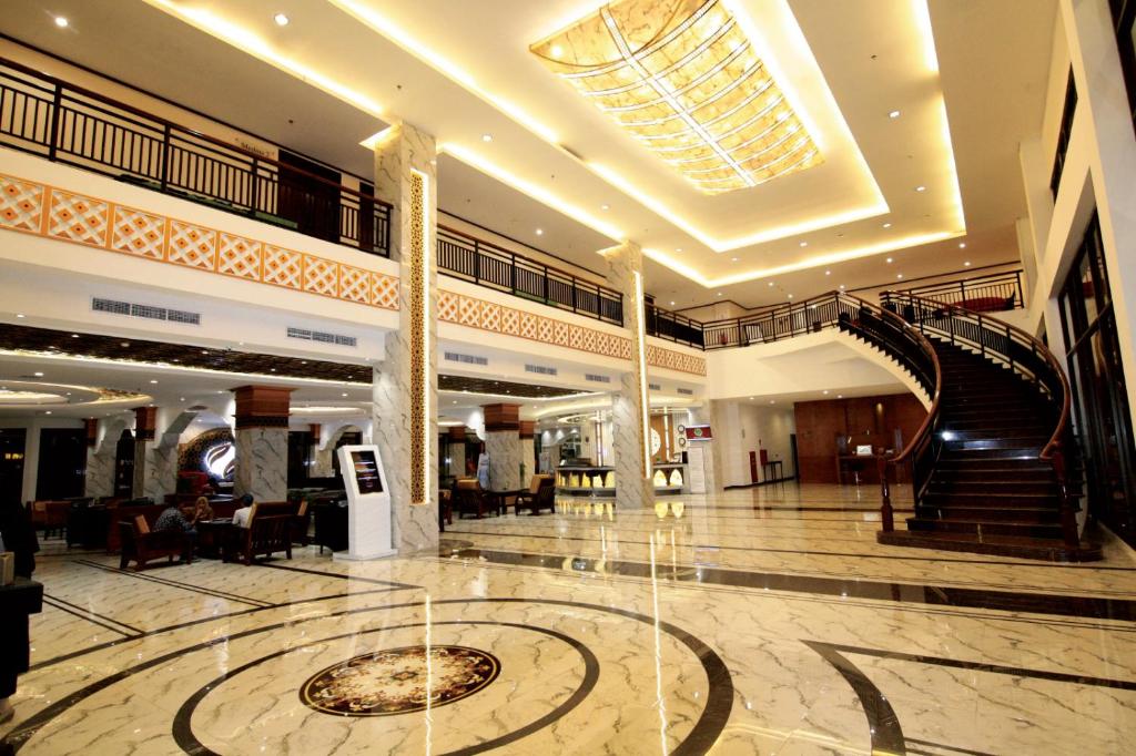 Hermes Palace 4