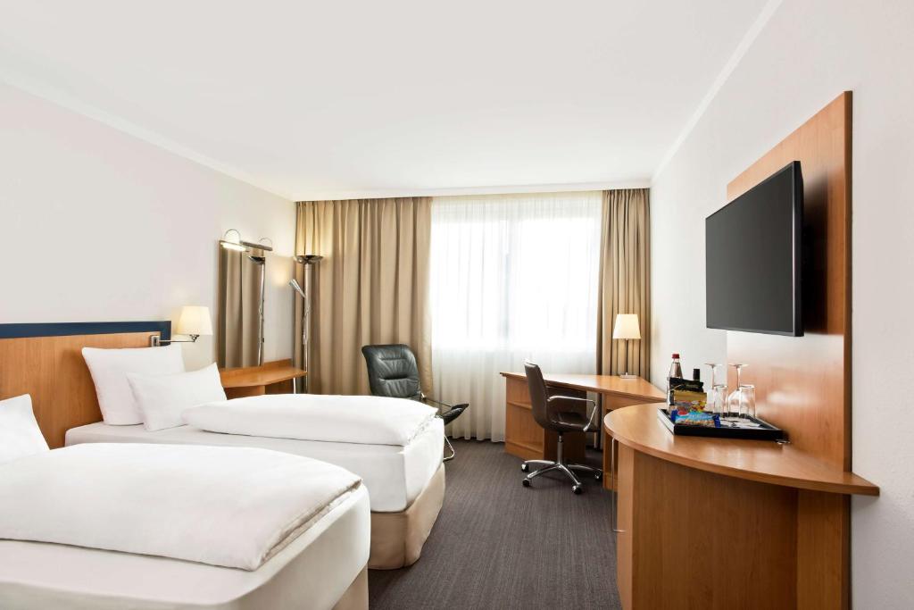 NH Frankfurt Airport West  1