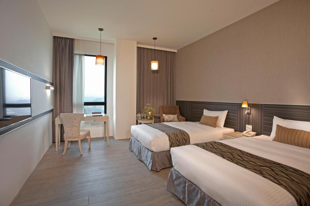 Renyi Lake Hotel 2