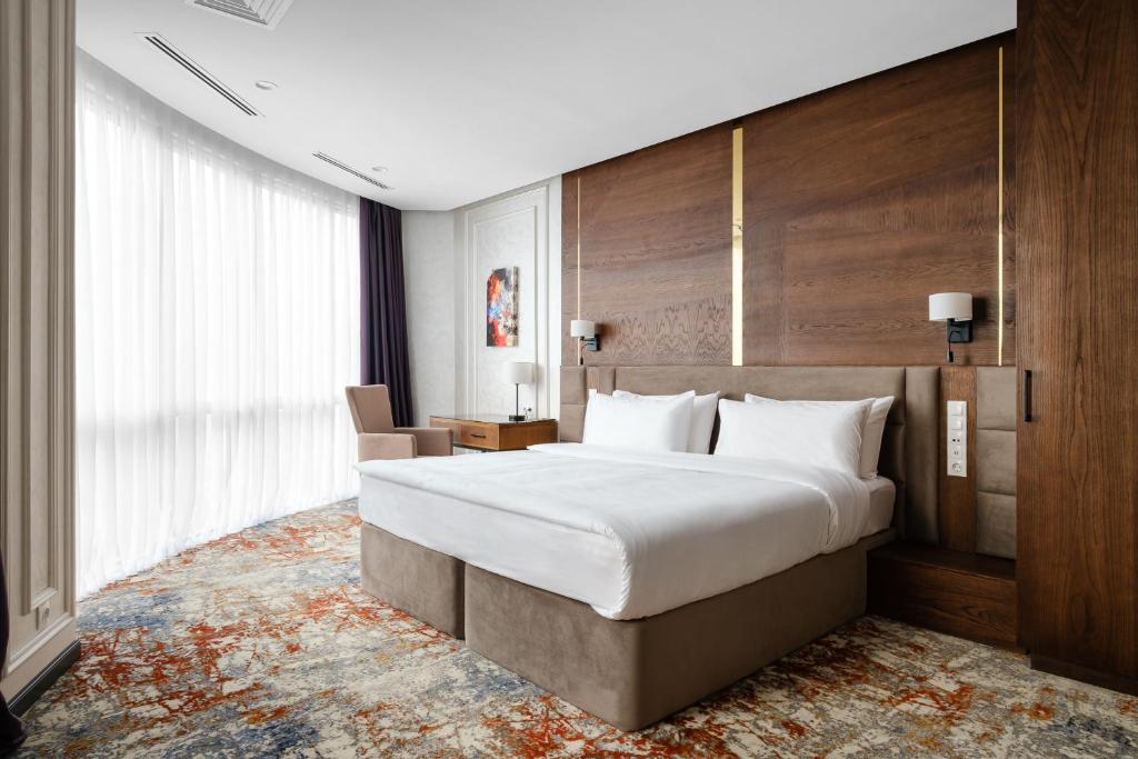 Grand Mildom Hotel 1