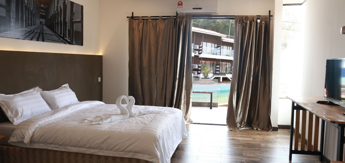 Standard, The Barat Tioman 1