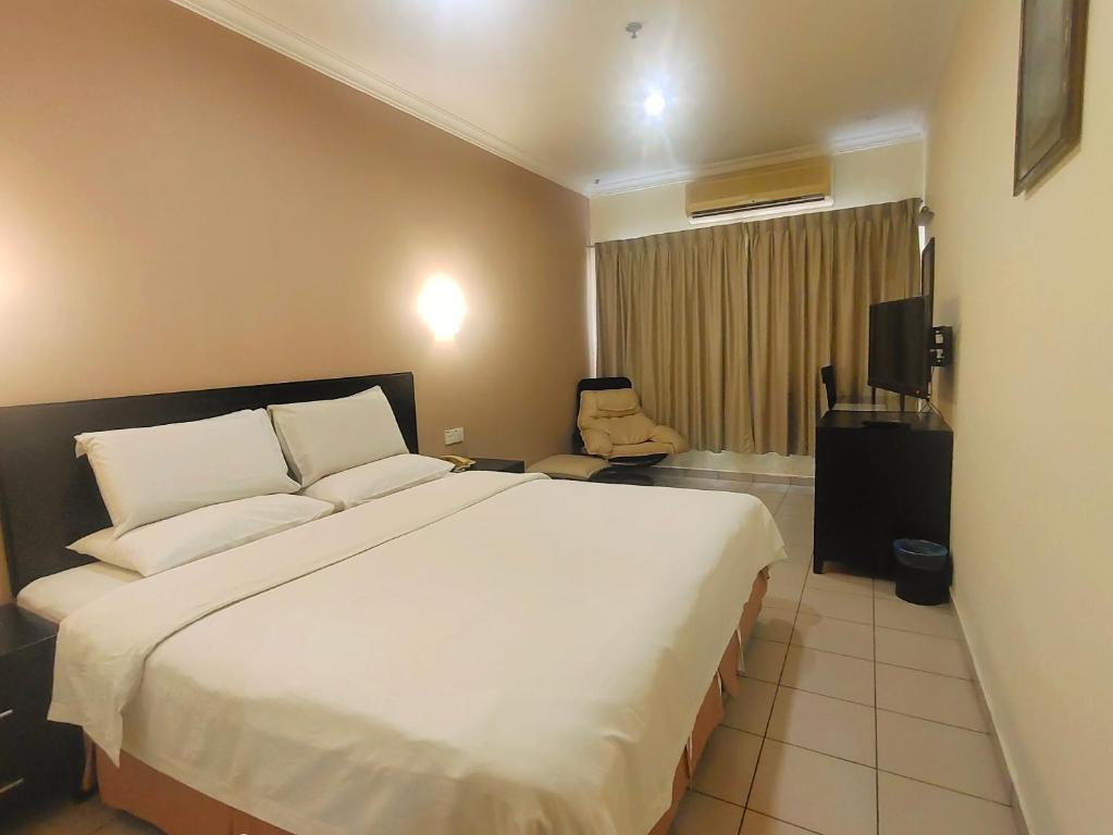 Megah D'aru Hotel or similar 1