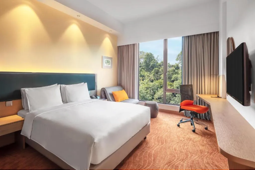 Holiday Inn Express Kota Kinabalu City Centre, an IHG Hotel  1