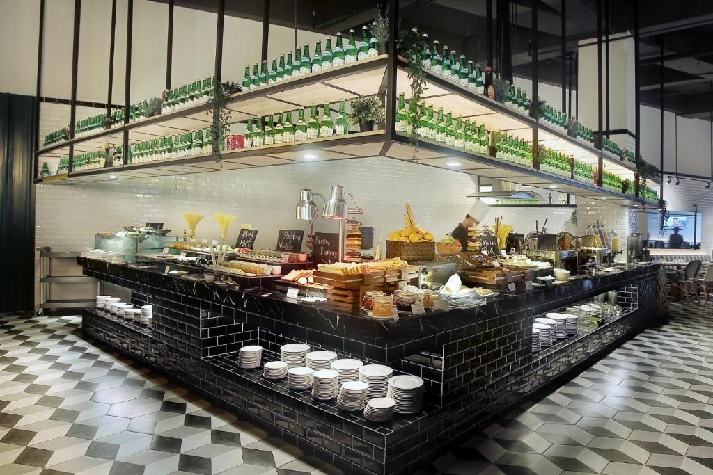 The Zuri Hotel Palembang 6