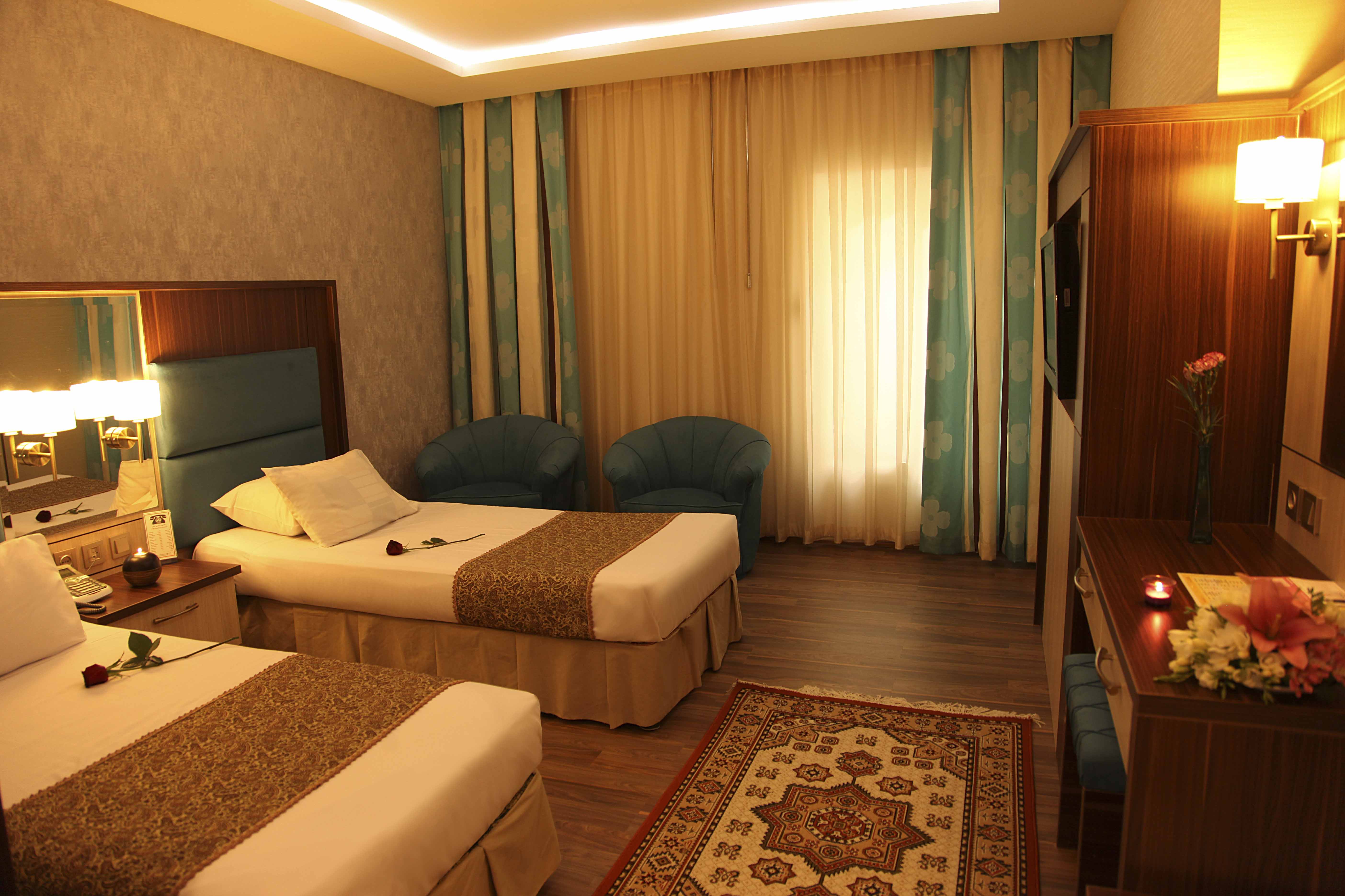 Parsian Ali-Qapu Hotel 1