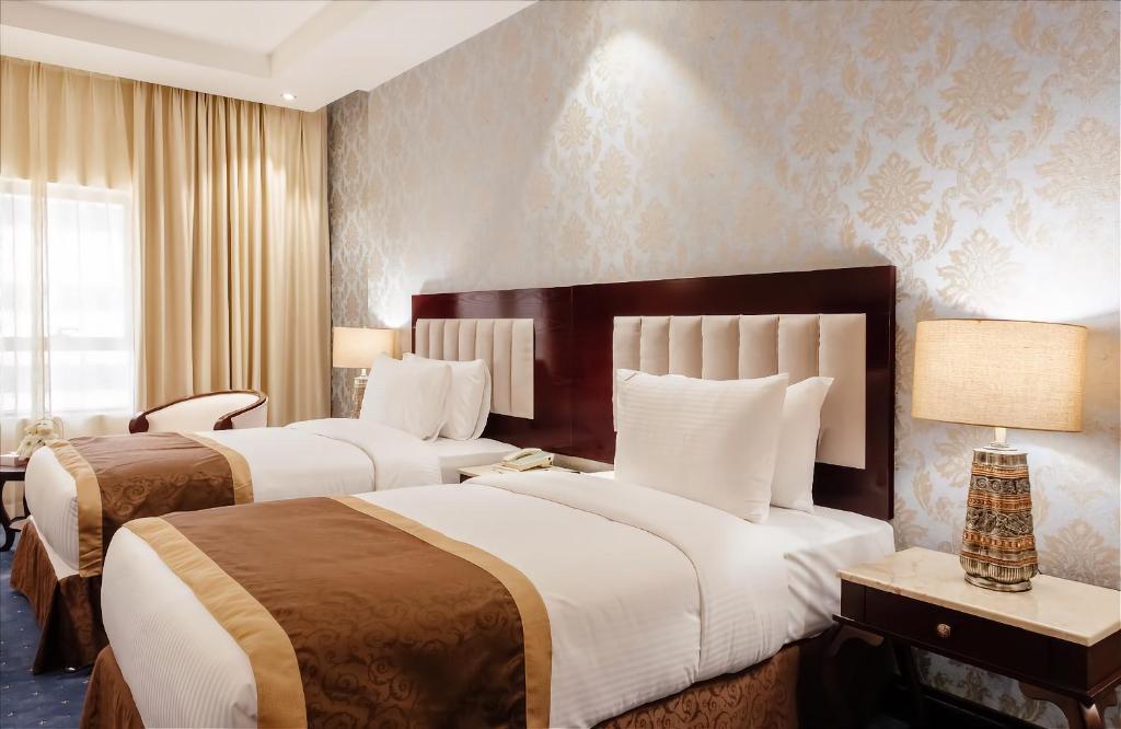 Crystal Plaza Al Majaz Hotel 1