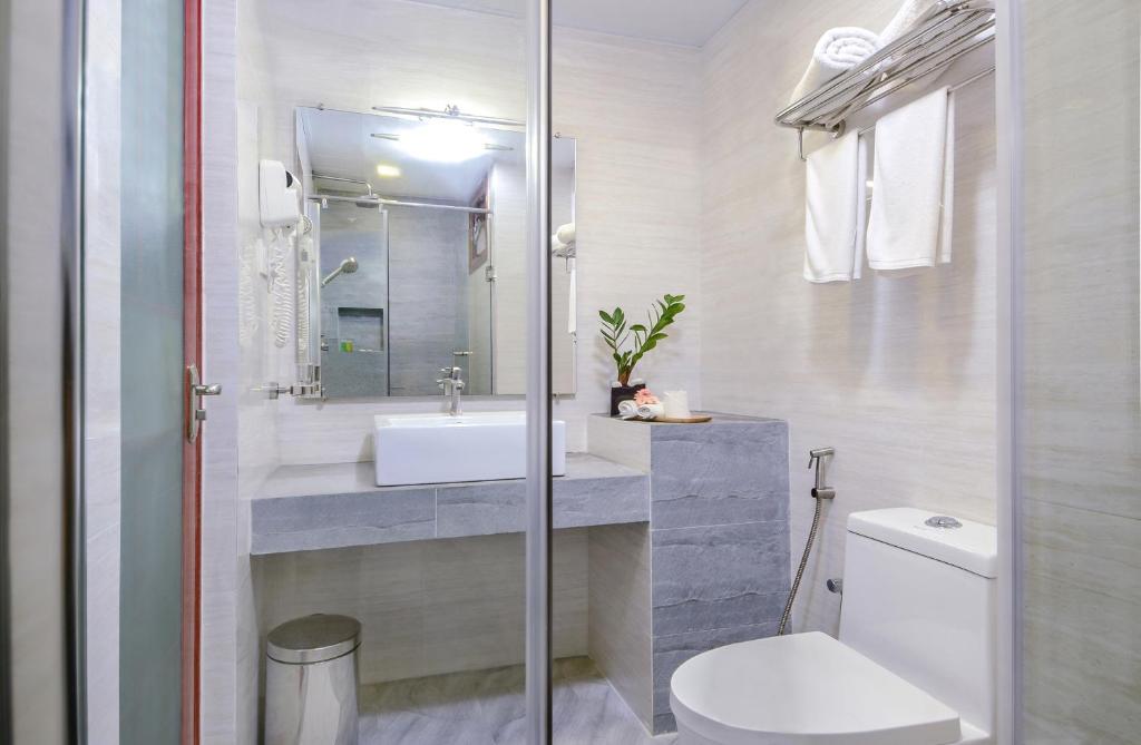 Triton Beach Hotel & Spa 4
