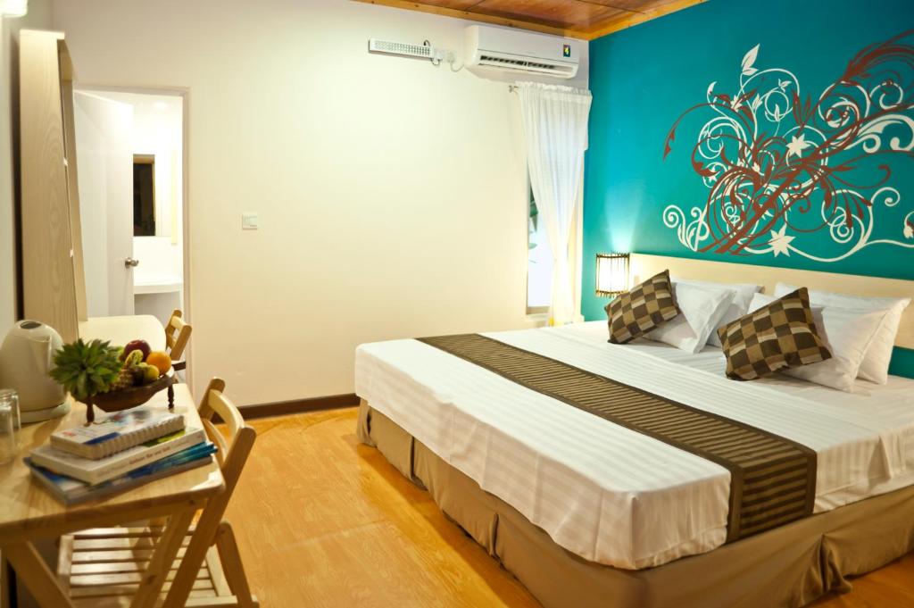 Stingray Beach Inn 3
