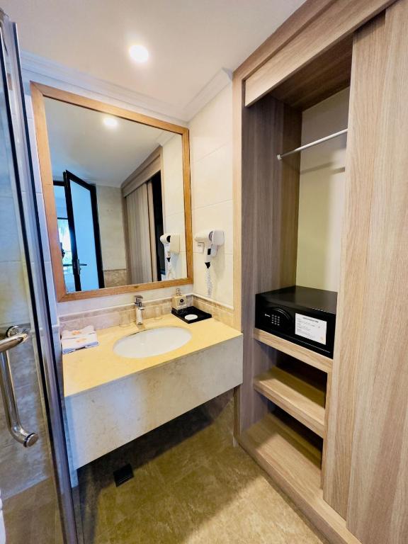 Kaani Grand Seaview 5