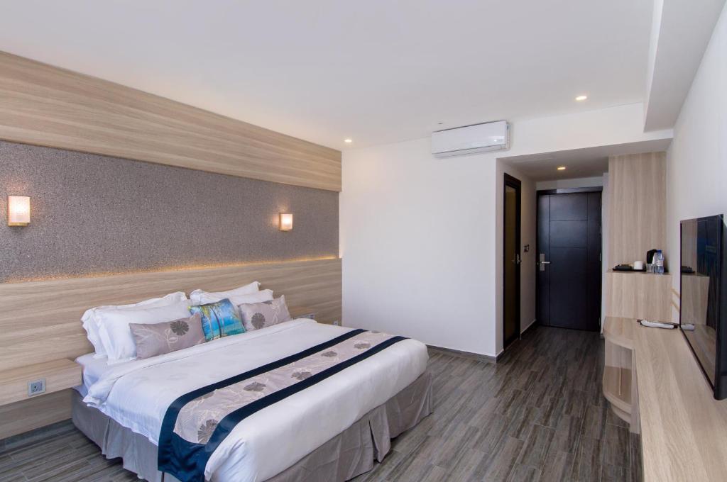 Kaani Grand Seaview 32