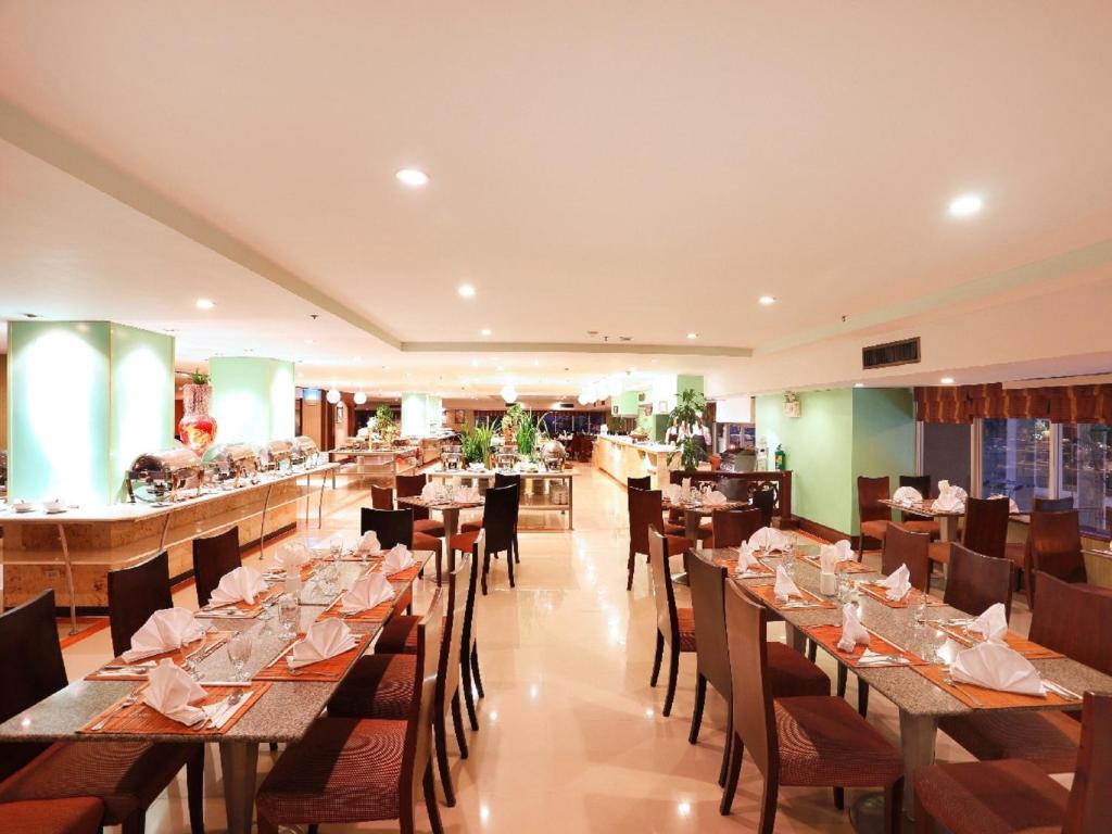 Duangtawan Hotel  1
