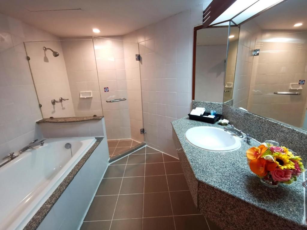 Duangtawan Hotel  4