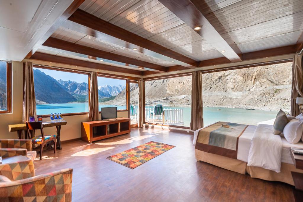  Luxus Hunza Attabad Lake Resort 1