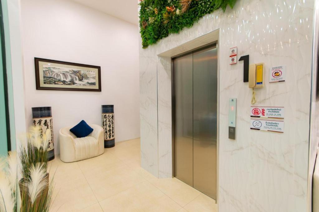Analynn Hotel 8