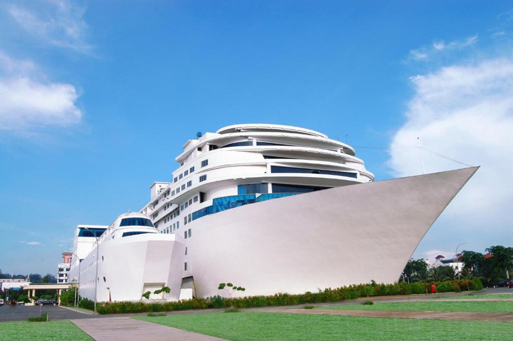 Pacific Palace Hotel 2