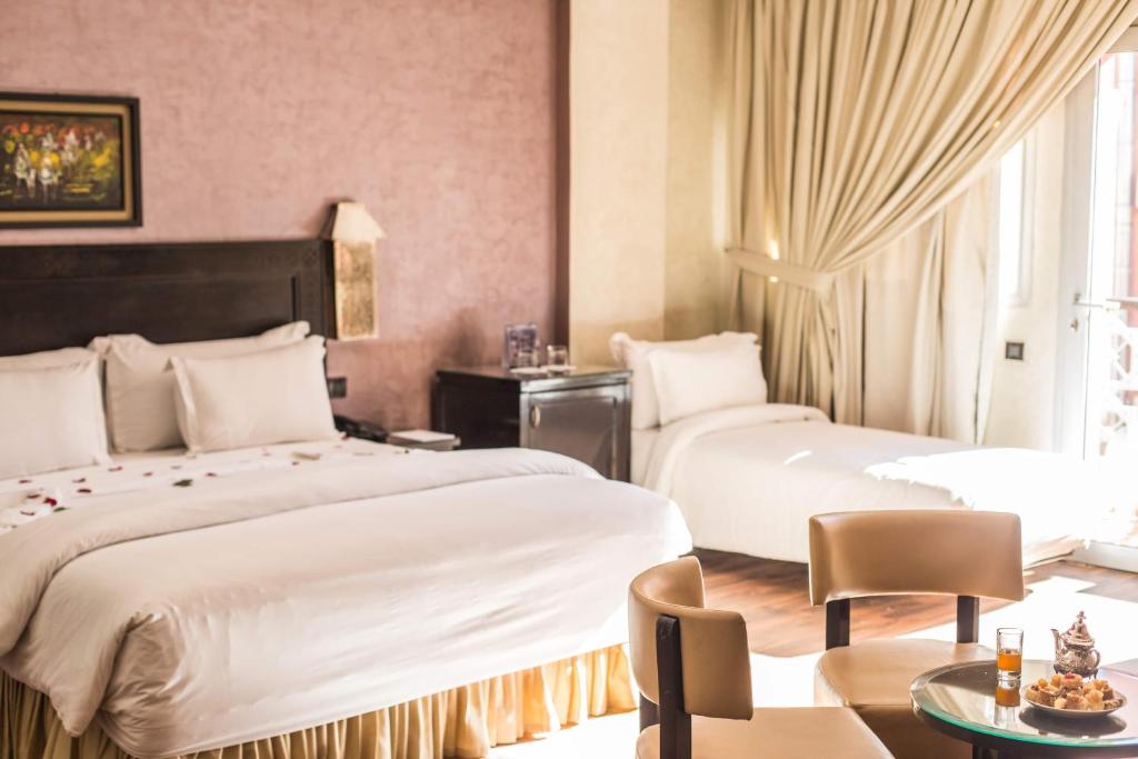 Hotel Almas 13