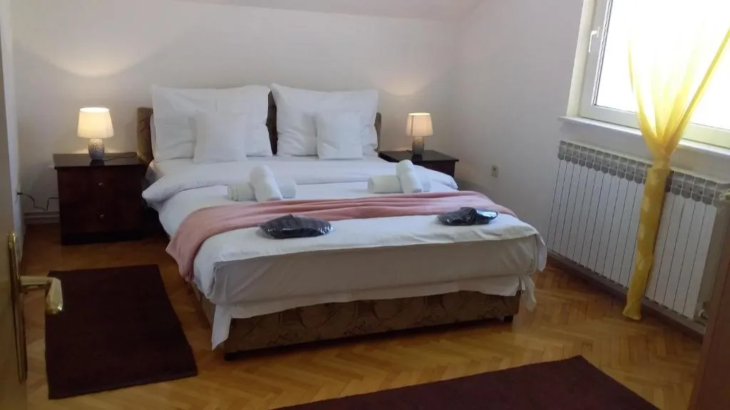 Apartment Vila Merci  1