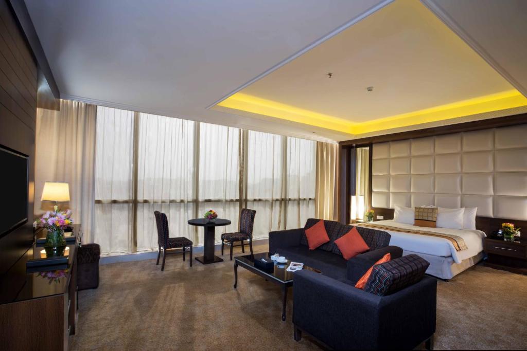 Gloria Inn 8