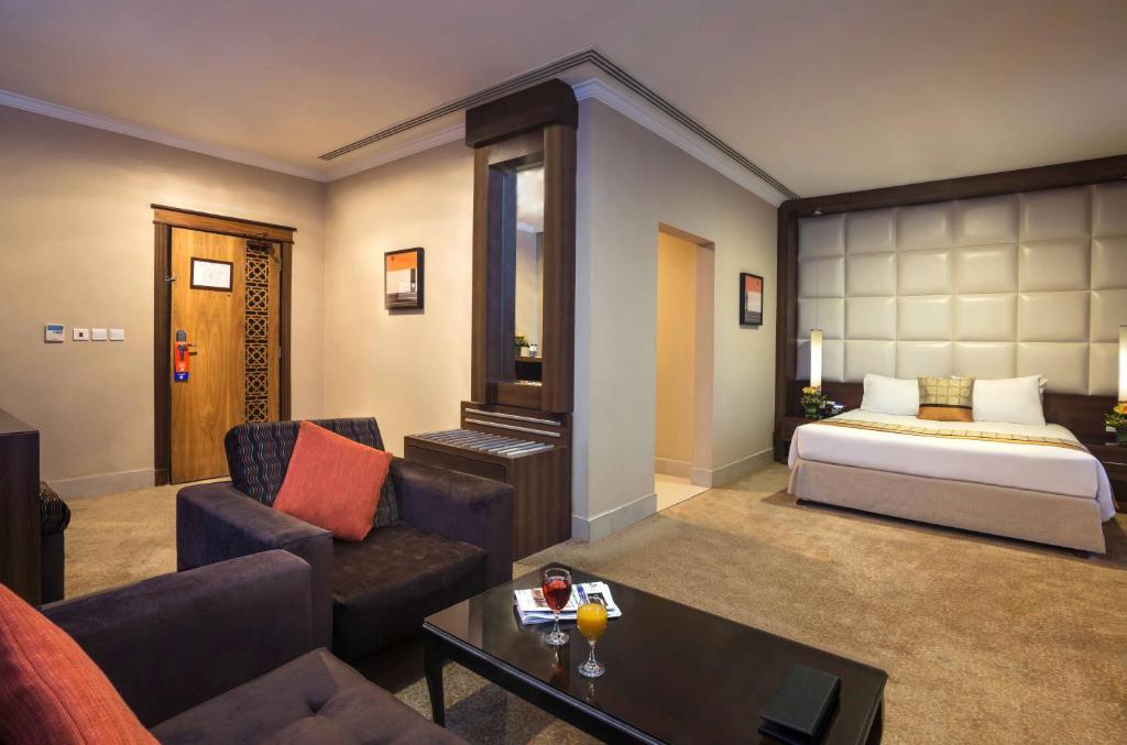 Gloria Inn 15