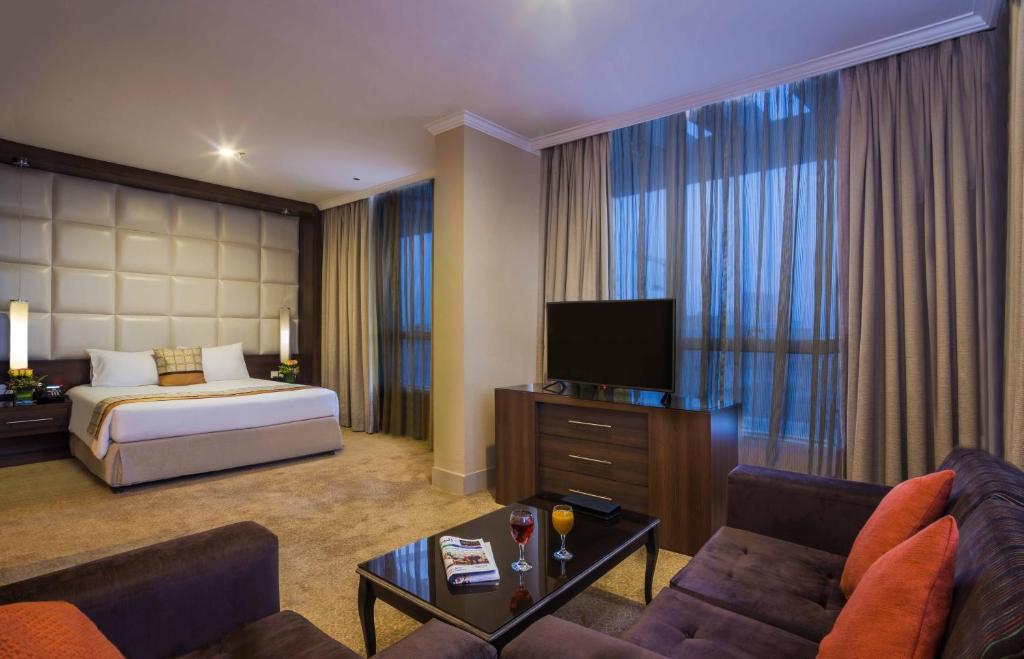 Gloria Inn 18