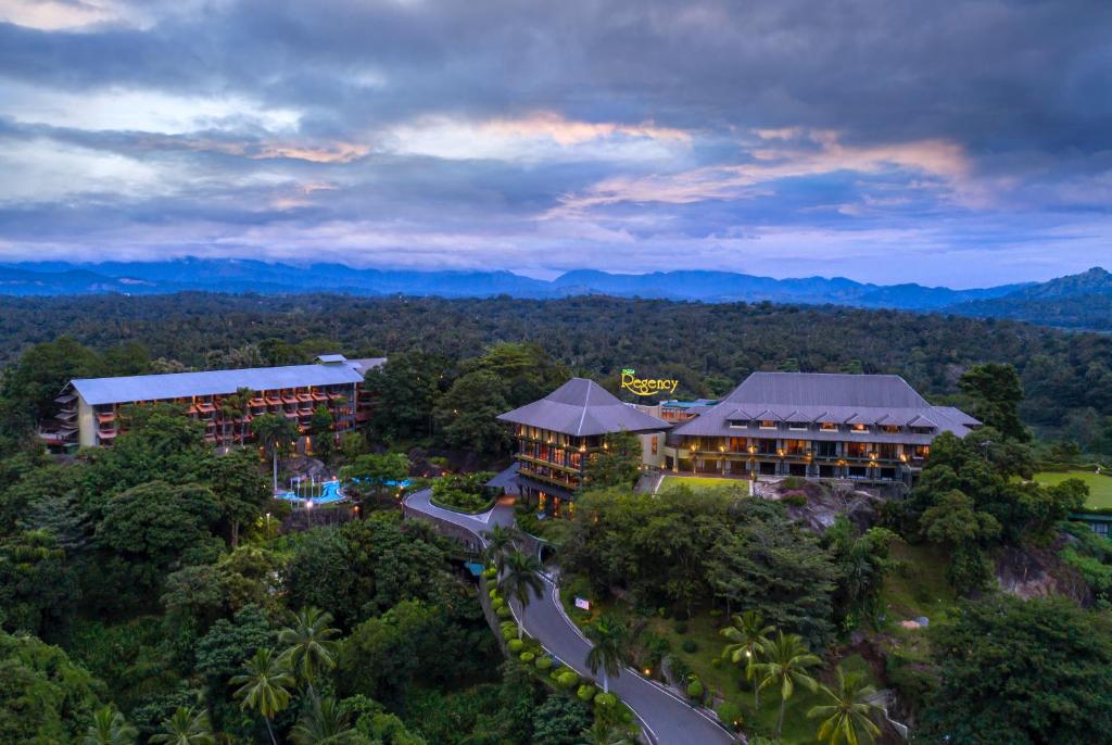 Earl's Regency Hotel  2