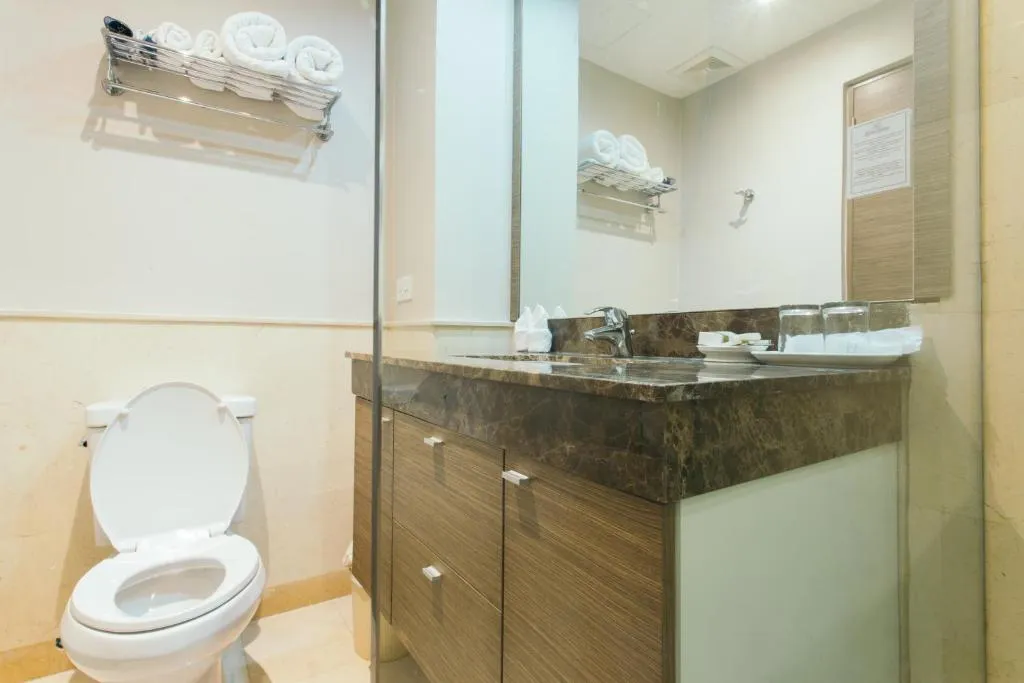 Thomson Residence 4