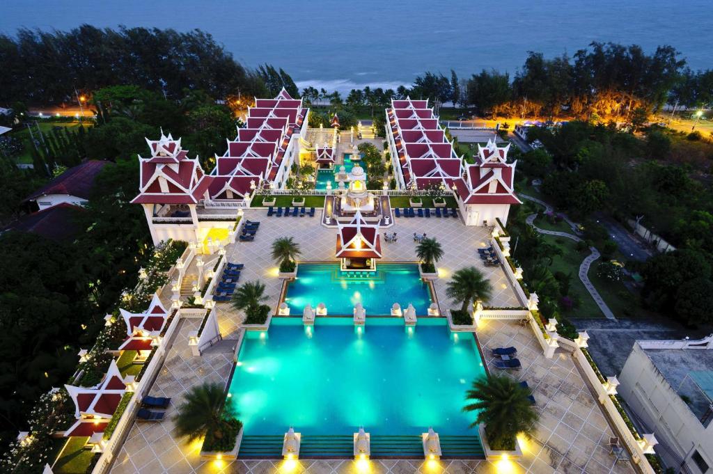 Grand Pacific Sovereign Resort 4