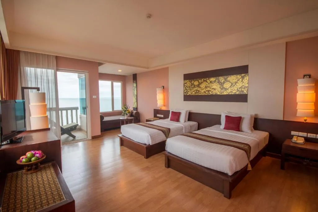 Grand Pacific Sovereign Resort 1