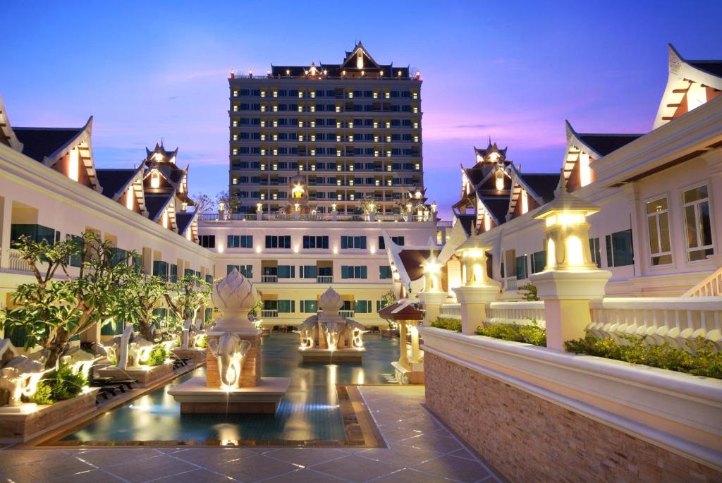 Grand Pacific Sovereign Resort 3