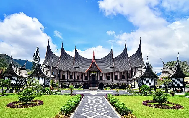 6H5M Indonesia: Padang, Bukittingi, Mandeh Island & Minangkabau