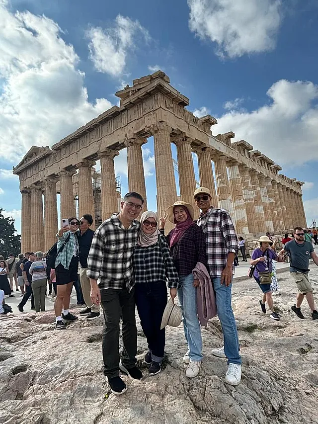 10D7N Athens – (Santorini – Meteora – Delphi)
