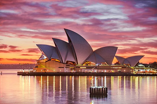 8D6N Discover Australia: Sydney & Canberra