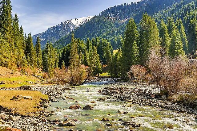 8H7M Pakej Kyrgyzstan: Pengalaman Alam & Budaya Nomad